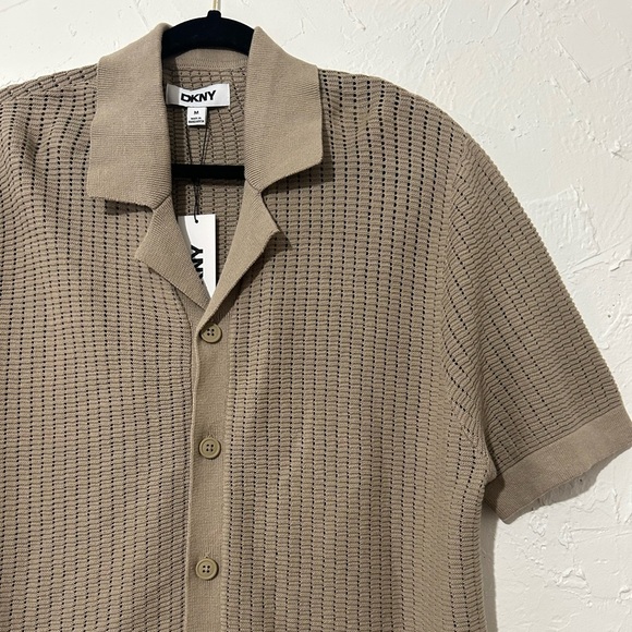 DKNY Men’s Cafe Colored Grid Knit Sweater Camp Button-up Shirt Sz Medium NWT - Picture 3 of 9